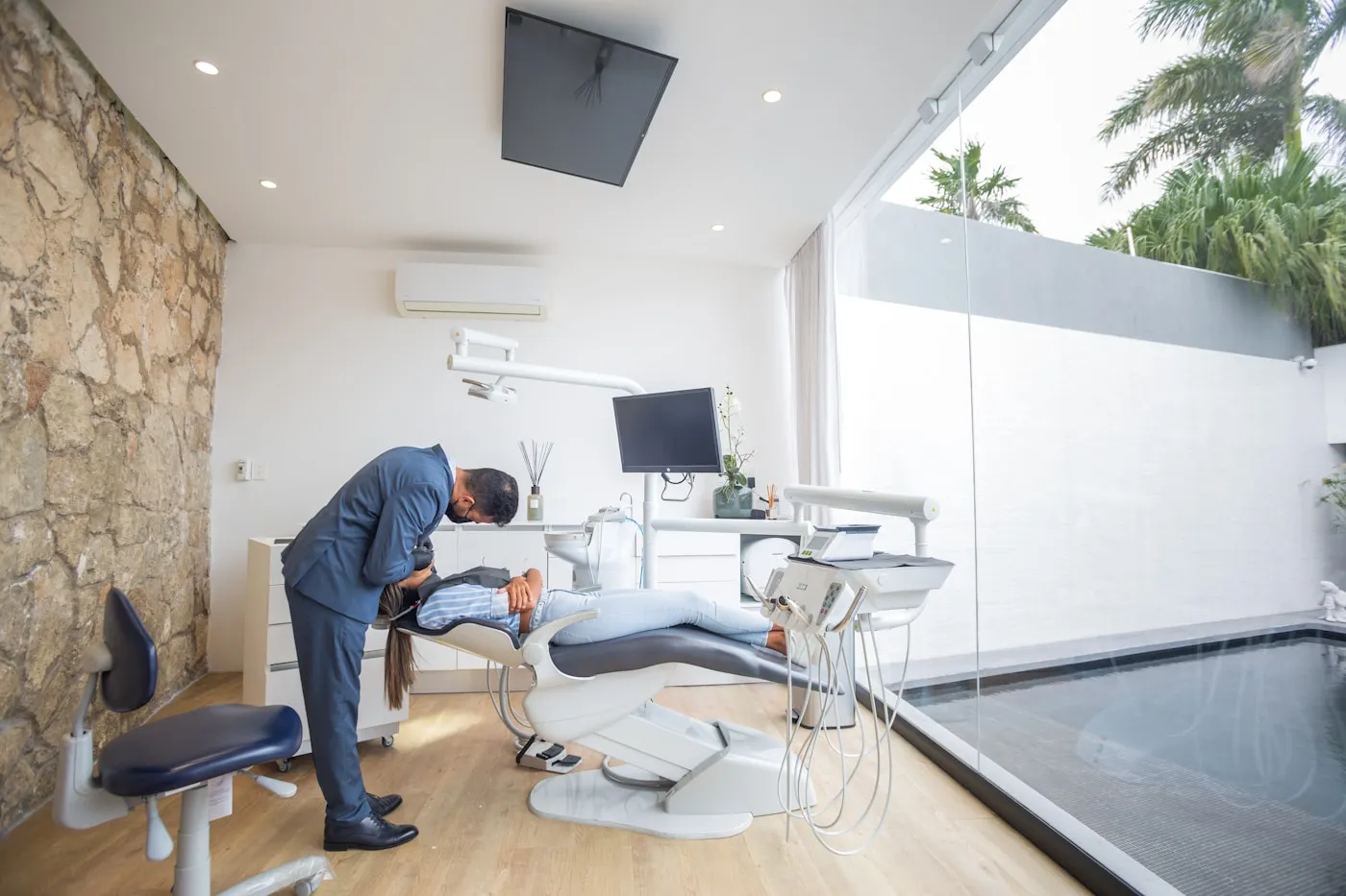 Chronic Halitosis Treatment Cost in Berkeley: What's Covered, What Isn't